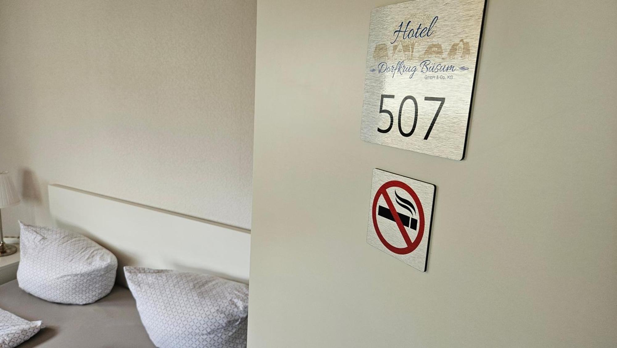 Hotel Dorfkrug Buesum - Guenstige Altbauzimmer Am Oland Oda fotoğraf