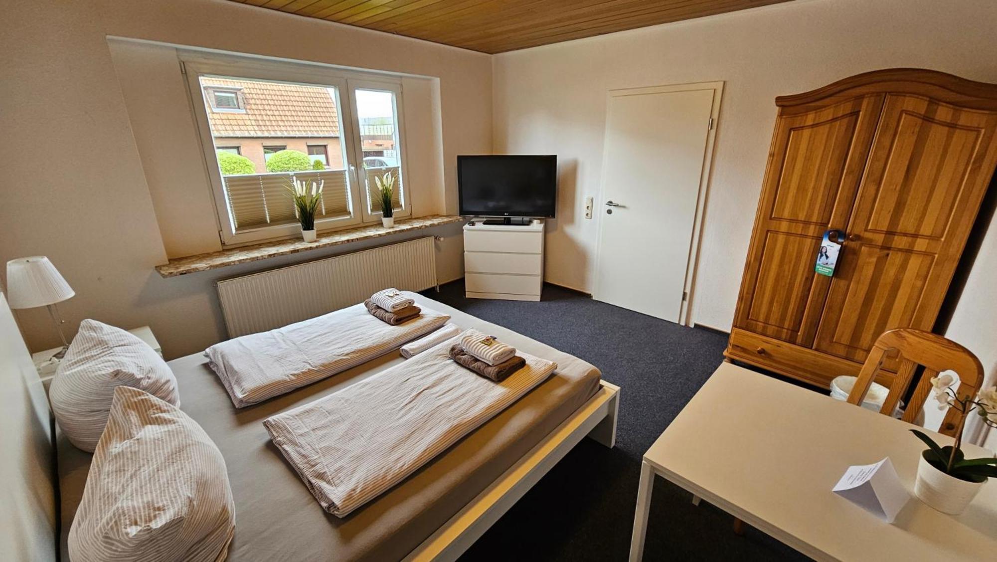 Hotel Dorfkrug Buesum - Guenstige Altbauzimmer Am Oland Oda fotoğraf