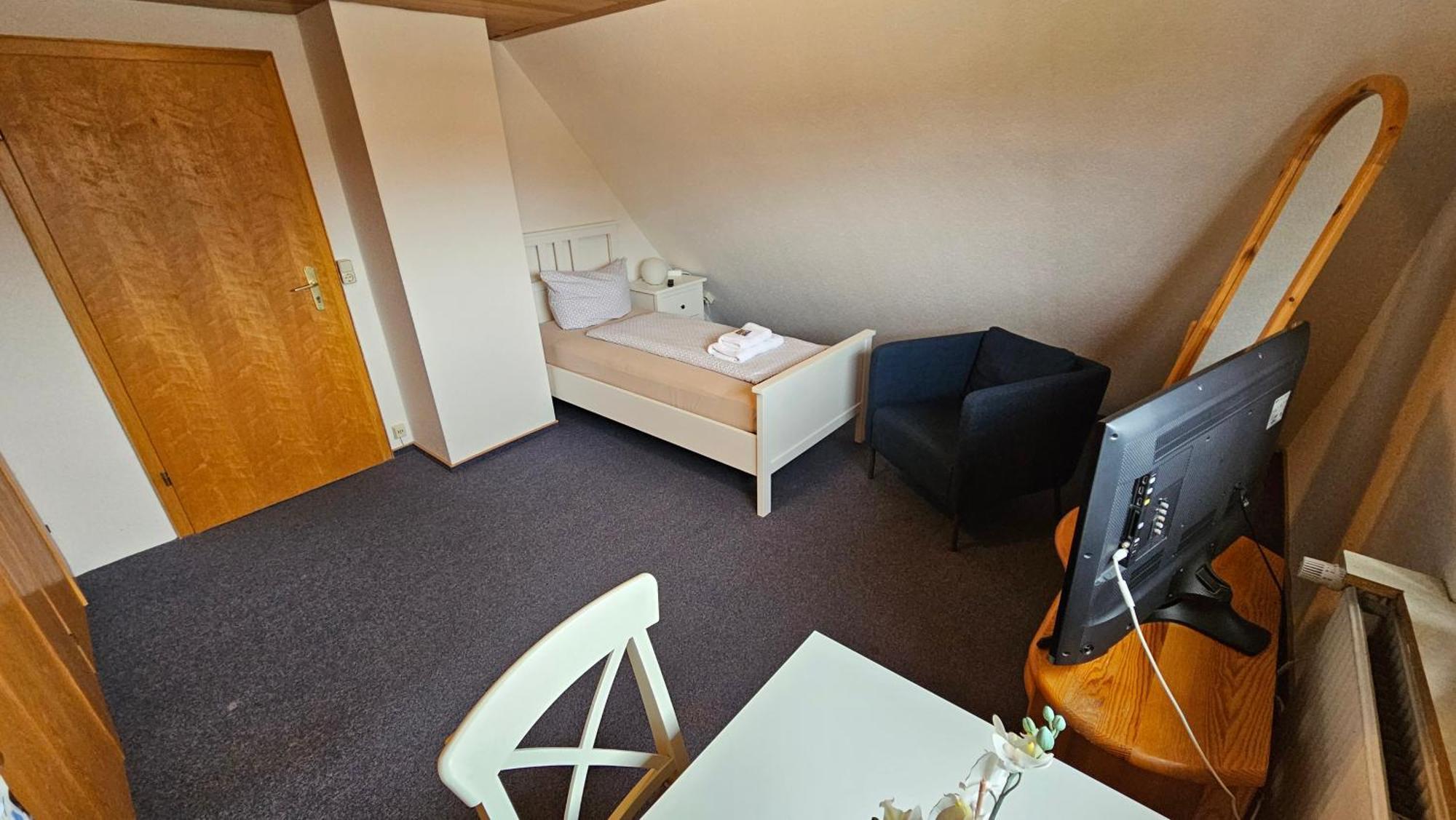 Hotel Dorfkrug Buesum - Guenstige Altbauzimmer Am Oland Oda fotoğraf